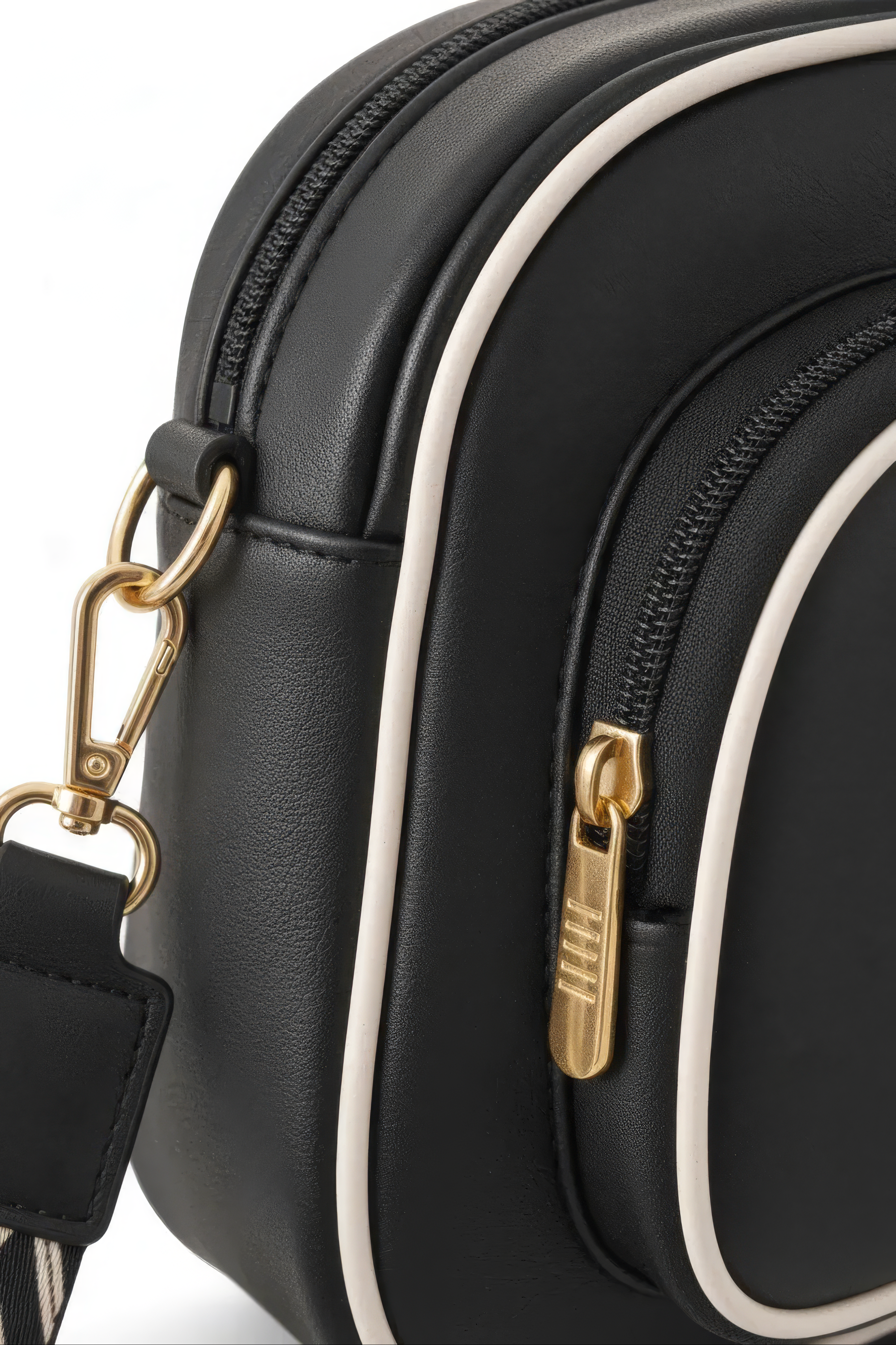 Minimal Leather Shoulder Bag
